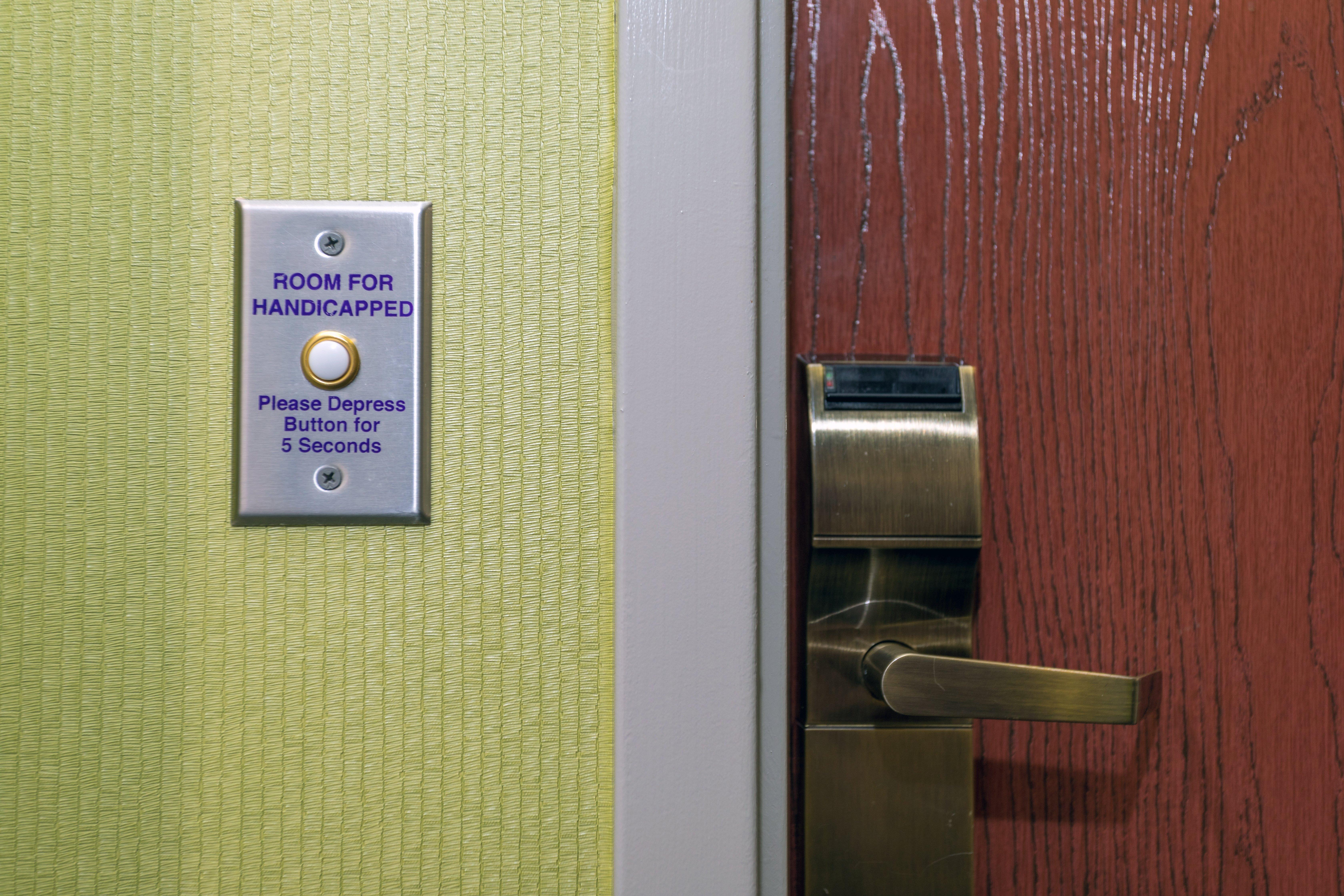 Holiday Inn Express Hotel & Suites Athens By Ihg Dış mekan fotoğraf