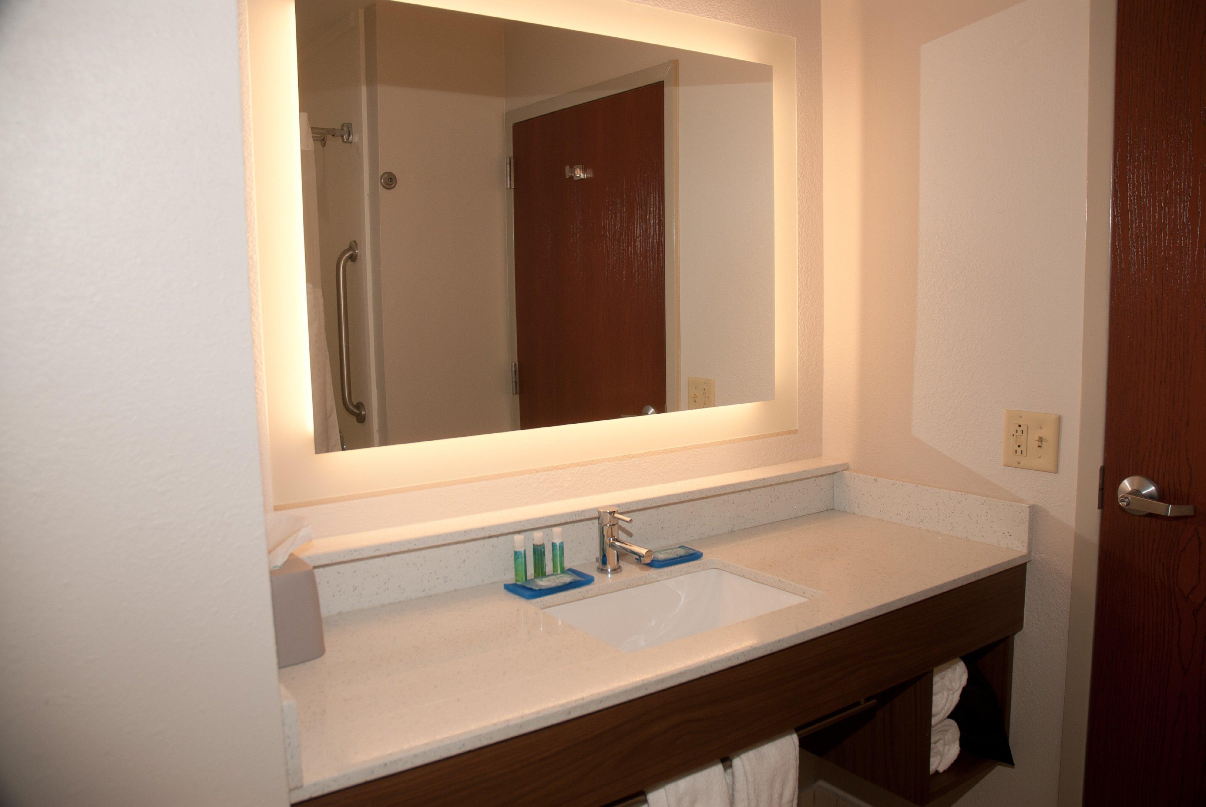 Holiday Inn Express Hotel & Suites Athens By Ihg Dış mekan fotoğraf